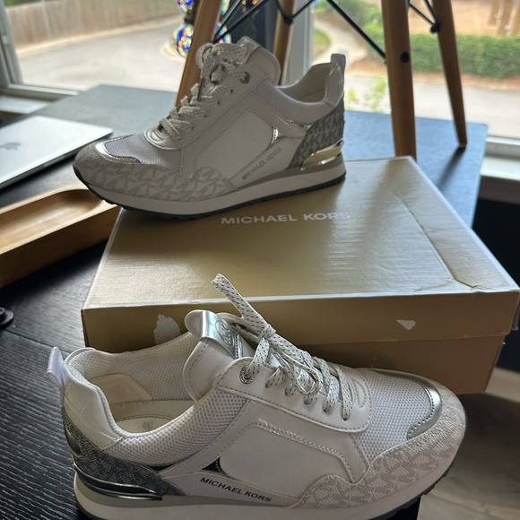 Michael Kors Maddy Trainer Fashion Sneaker Shoes Size 9 - Picture 8 of 8